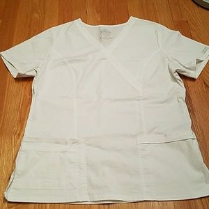 Cherokee scrub top